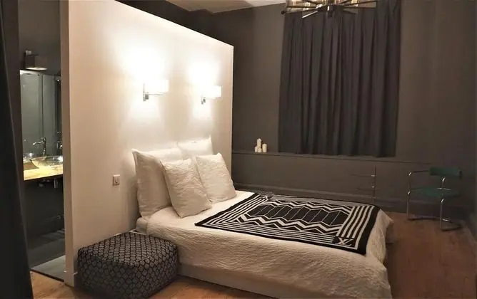 Tek Büyük Yataklı Oda (Chambre Grise)