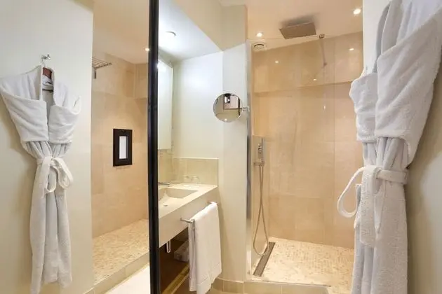 Royal Tek Büyük Yataklı Oda