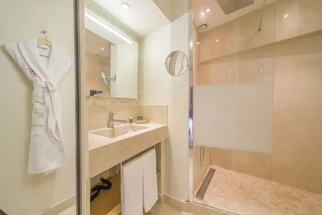 Royal Tek Büyük Yataklı Oda