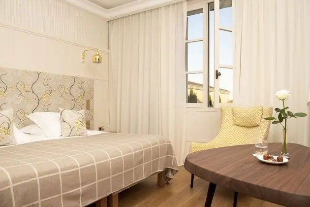 Superior Tek Büyük veya İki Ayrı Yataklı Oda