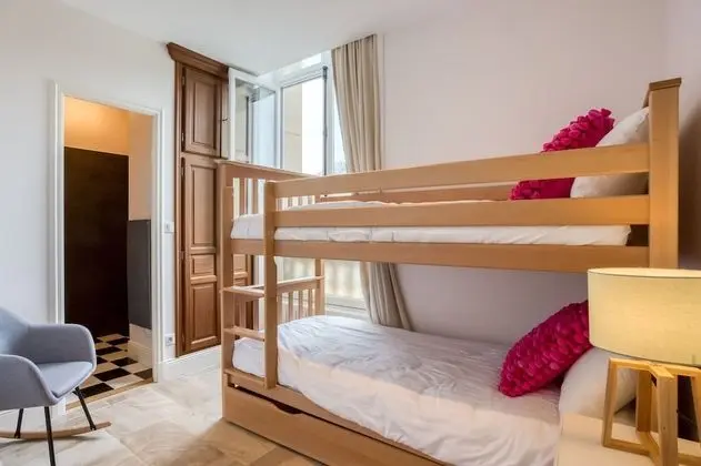 Grand Apart Daire, 2 Yatak Odası, Teras, Göl Manzaralı