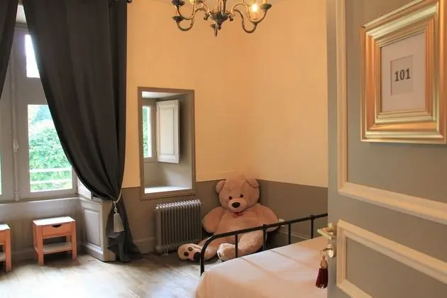 Family Tek Büyük Yataklı Oda, Banyolu/Duşlu, Park Manzaralı (Chambre familiale 3)