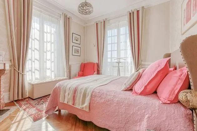 Luxury Tek Büyük Yataklı Oda (Gisors)
