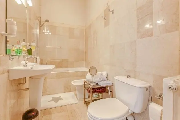 Luxury Tek Büyük Yataklı Oda (Gisors)