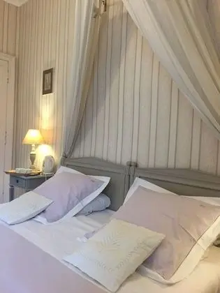 Tek Büyük veya İki Ayrı Yataklı Oda (Louis)