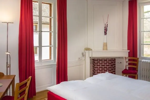 Basic İki Ayrı Yataklı Oda, Ortak Banyo, Ek Bina (Petit-Bossey)