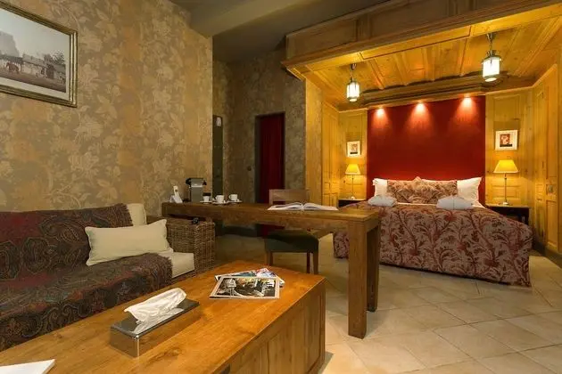 Luxury Oda