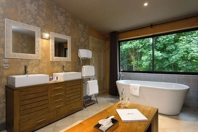 Luxury Oda