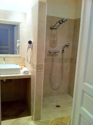 Comfort Tek Büyük Yataklı Oda, Teras, Ek Bina