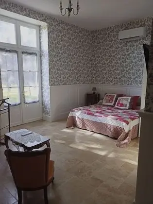 Basic Tek Büyük veya İki Ayrı Yataklı Oda, 1 Yatak Odası, Sigara İçilmez (Emeraude)