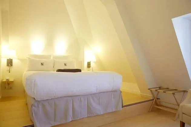 Büyük Yataklı Tek Kişilik Oda