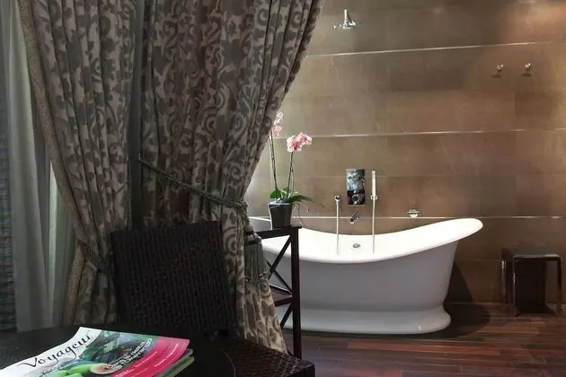 Classic Tek Büyük Yataklı Oda