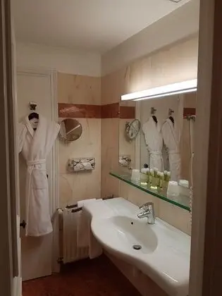 Traditional Tek Büyük veya İki Ayrı Yataklı Oda