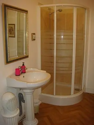 Deluxe Tek Büyük Yataklı Oda (Pompadour)