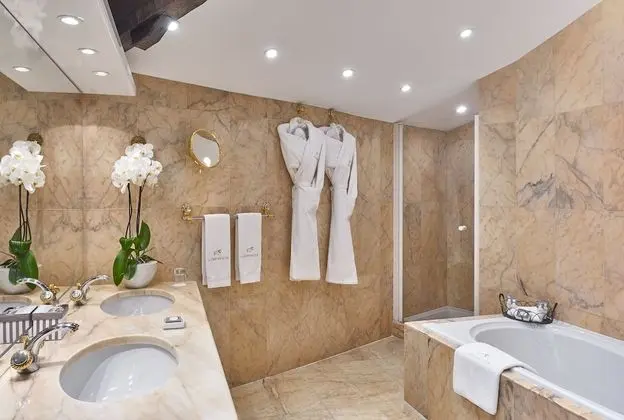 Deluxe Tek Büyük Yataklı Oda, Deniz Manzaralı