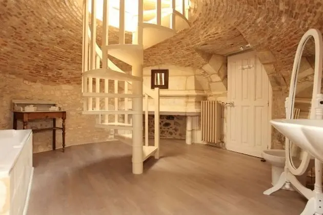 Superior Tek Büyük Yataklı Oda (Charm)