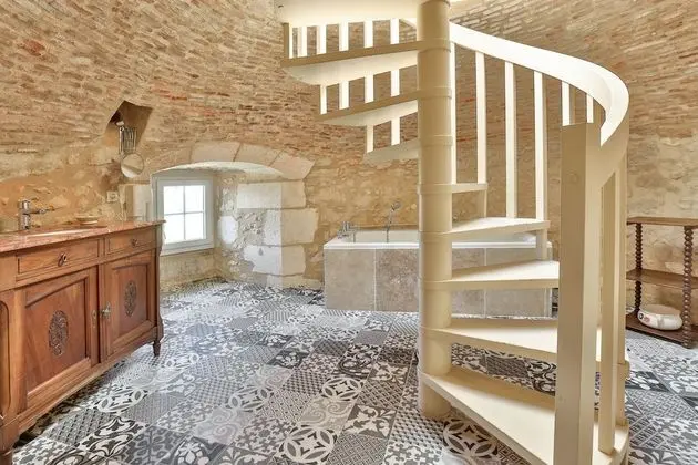 Superior Tek Büyük Yataklı Oda (Charm)