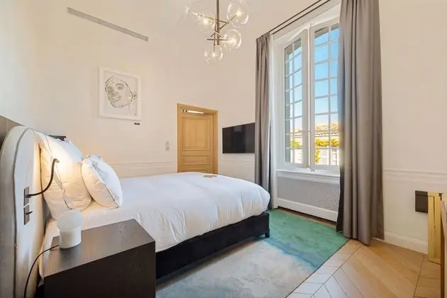 Classic Tek Büyük Yataklı Oda