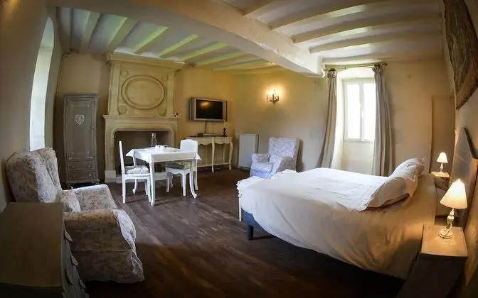 Tek Büyük Yataklı Oda (Mme Du Boisgueheneuc)