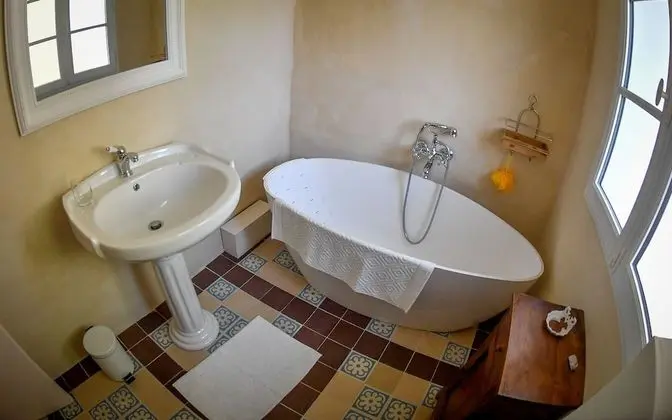 Tek Büyük Yataklı Oda (Mme Du Boisgueheneuc)