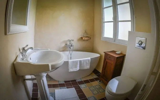 Tek Büyük Yataklı Oda (Mme Du Boisgueheneuc)