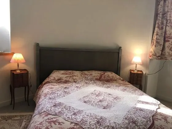 Traditional Tek Büyük Yataklı Oda