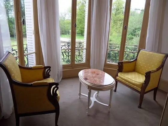 Comfort Dört Kişilik Oda, Özel Banyo, Havuz Manzaralı