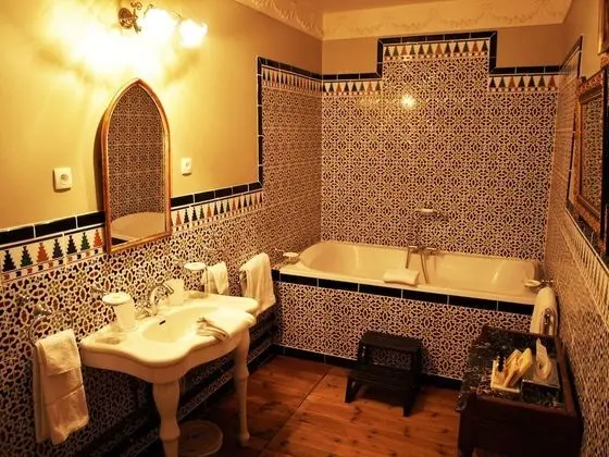 Luxury Tek Büyük veya İki Ayrı Yataklı Oda (Esquisses)