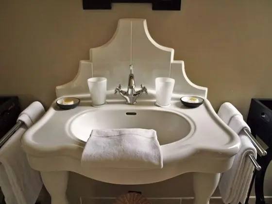 Luxury Tek Büyük veya İki Ayrı Yataklı Oda (Esquisses)