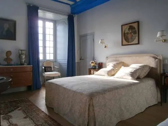 Tek Büyük veya İki Ayrı Yataklı Oda (Bleue)