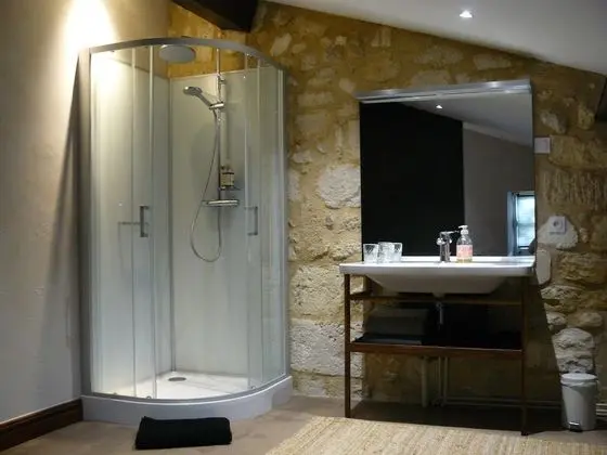 Tek Büyük Yataklı Oda, Banyolu/Duşlu, Nehir Manzaralı (A&A)