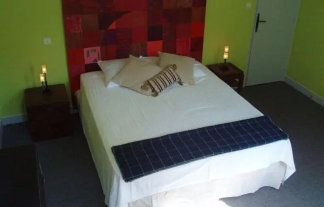 Büyük Yataklı Tek Kişilik Oda