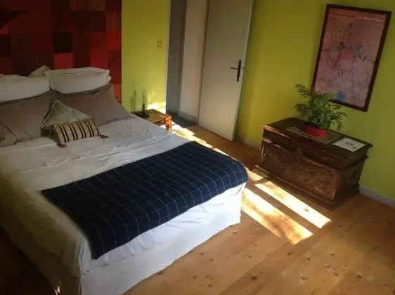 Büyük Yataklı Tek Kişilik Oda