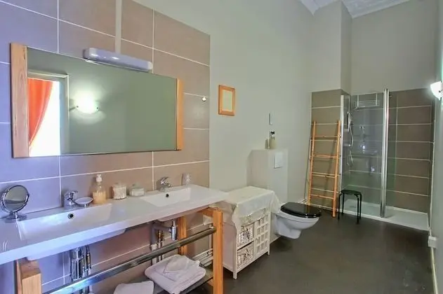 Traditional Tek Büyük veya İki Ayrı Yataklı Oda