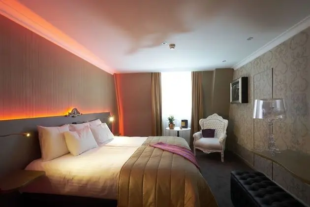 Comfort Tek Büyük veya İki Ayrı Yataklı Oda