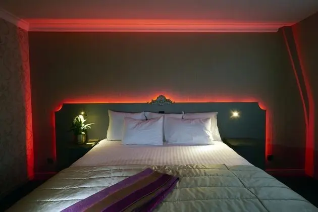 Comfort Tek Büyük veya İki Ayrı Yataklı Oda