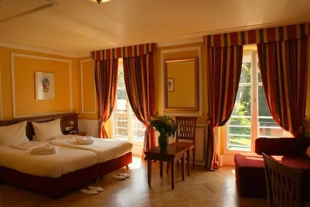 Classic Tek Büyük Yataklı Oda (Chateau)