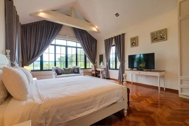 Three Bedroom French House