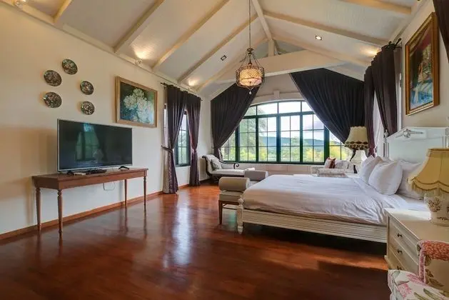 Three Bedroom French House