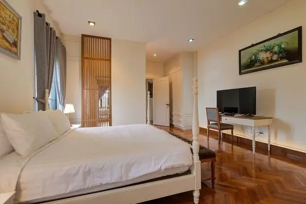 Three Bedroom French House