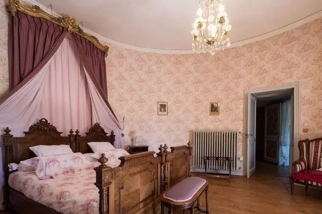 Romantic Tek Büyük Yataklı Oda