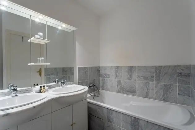 Classic Tek Büyük Yataklı Oda