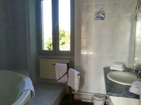 Comfort Tek Büyük veya İki Ayrı Yataklı Oda, Banyolu/Duşlu