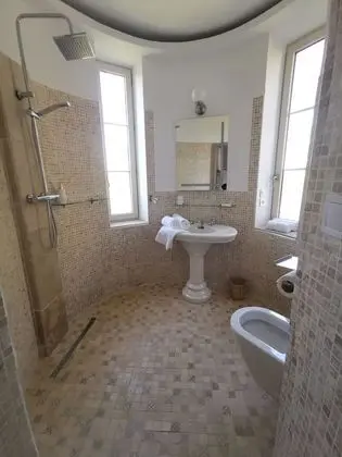 Grand Tek Büyük Yataklı Oda