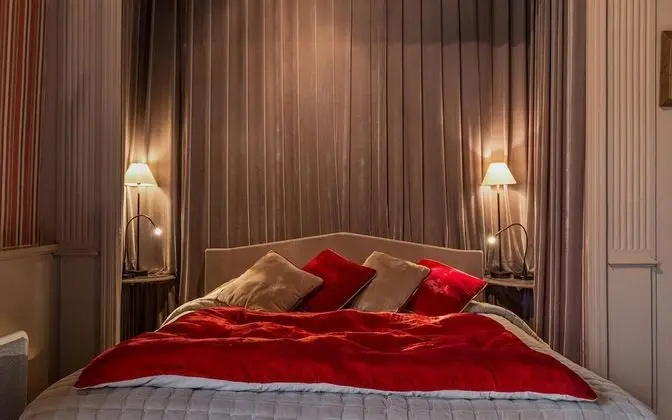 Superior Tek Büyük Yataklı Oda, Balkon (Henri IV)