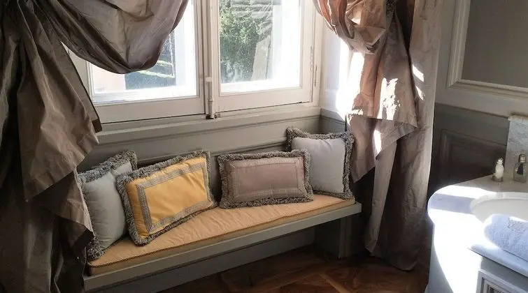 Tek Büyük Yataklı Oda (Des Vendéens)