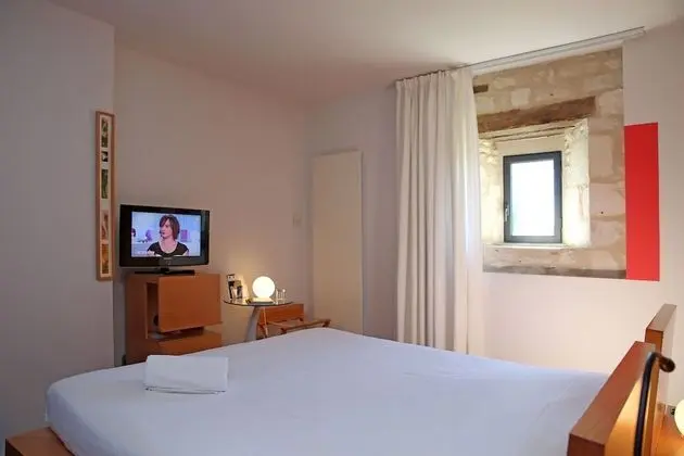 Classic Tek Büyük Yataklı Oda