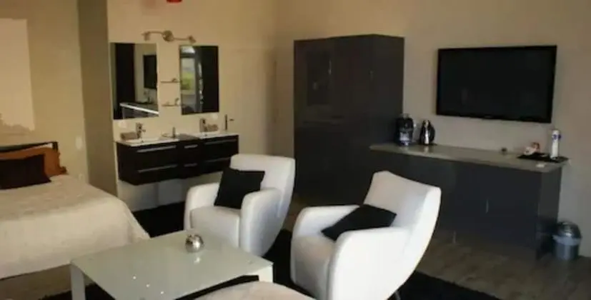 Superior Tek Büyük Yataklı Oda, Teras, Üzüm Asması Manzaralı