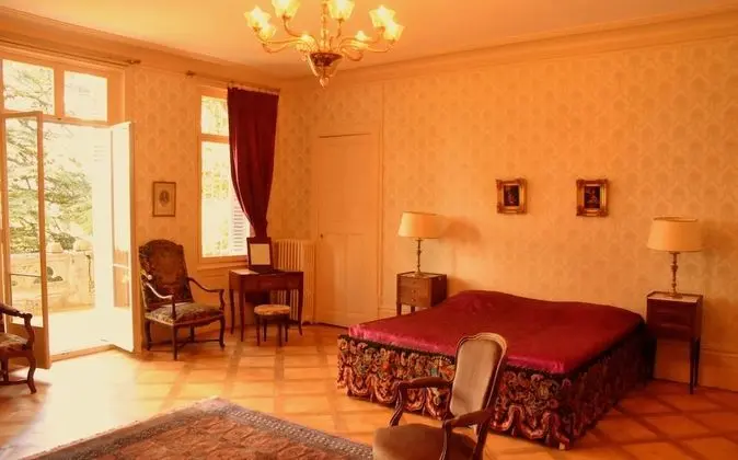 Tek Büyük Yataklı Oda, Balkon