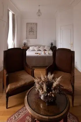 Contenporary suite